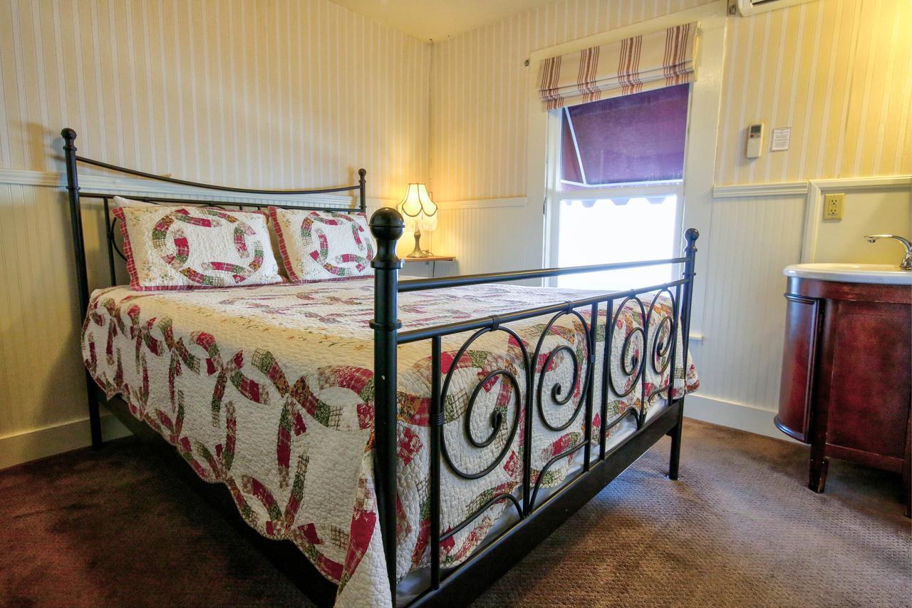 Hotel Charlotte โกรฟแลนด์ ภายนอก รูปภาพ
