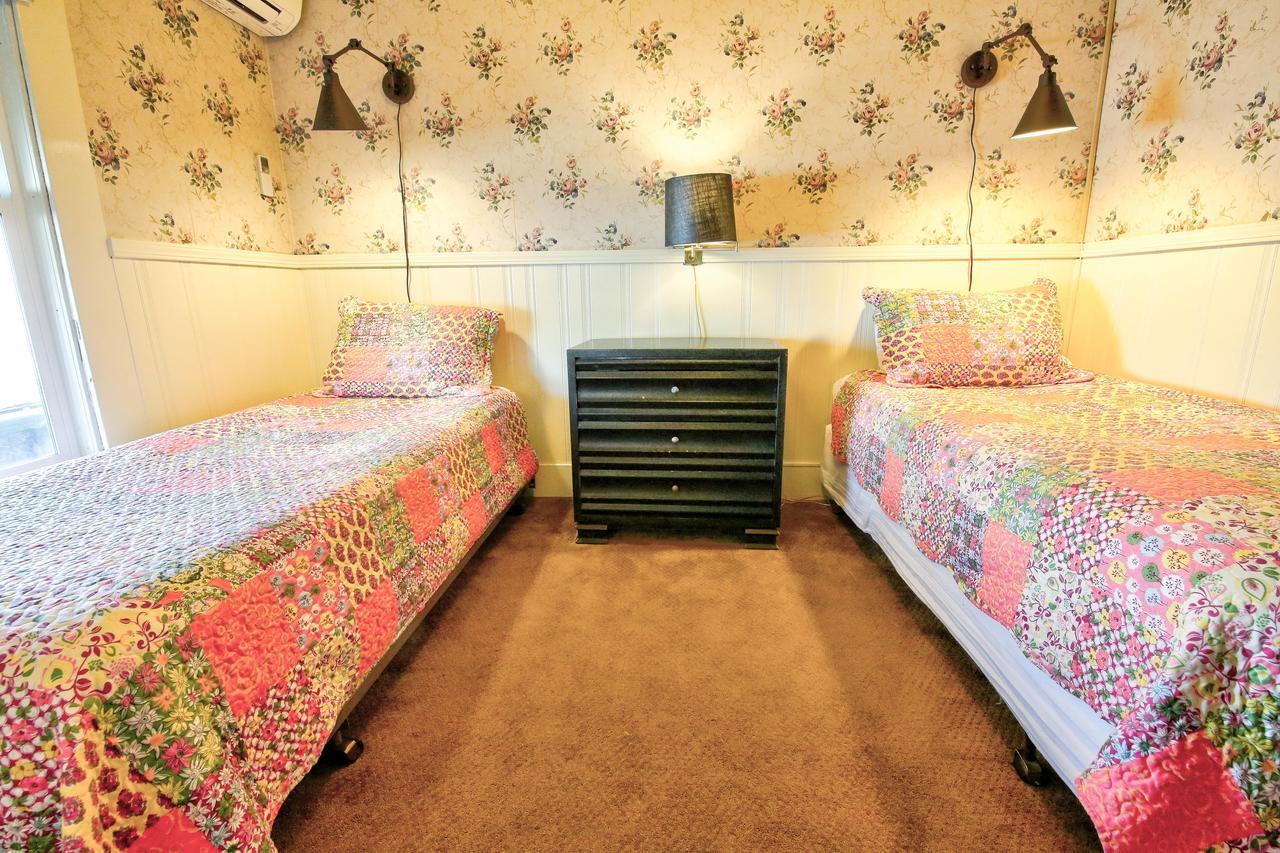 Hotel Charlotte โกรฟแลนด์ ภายนอก รูปภาพ