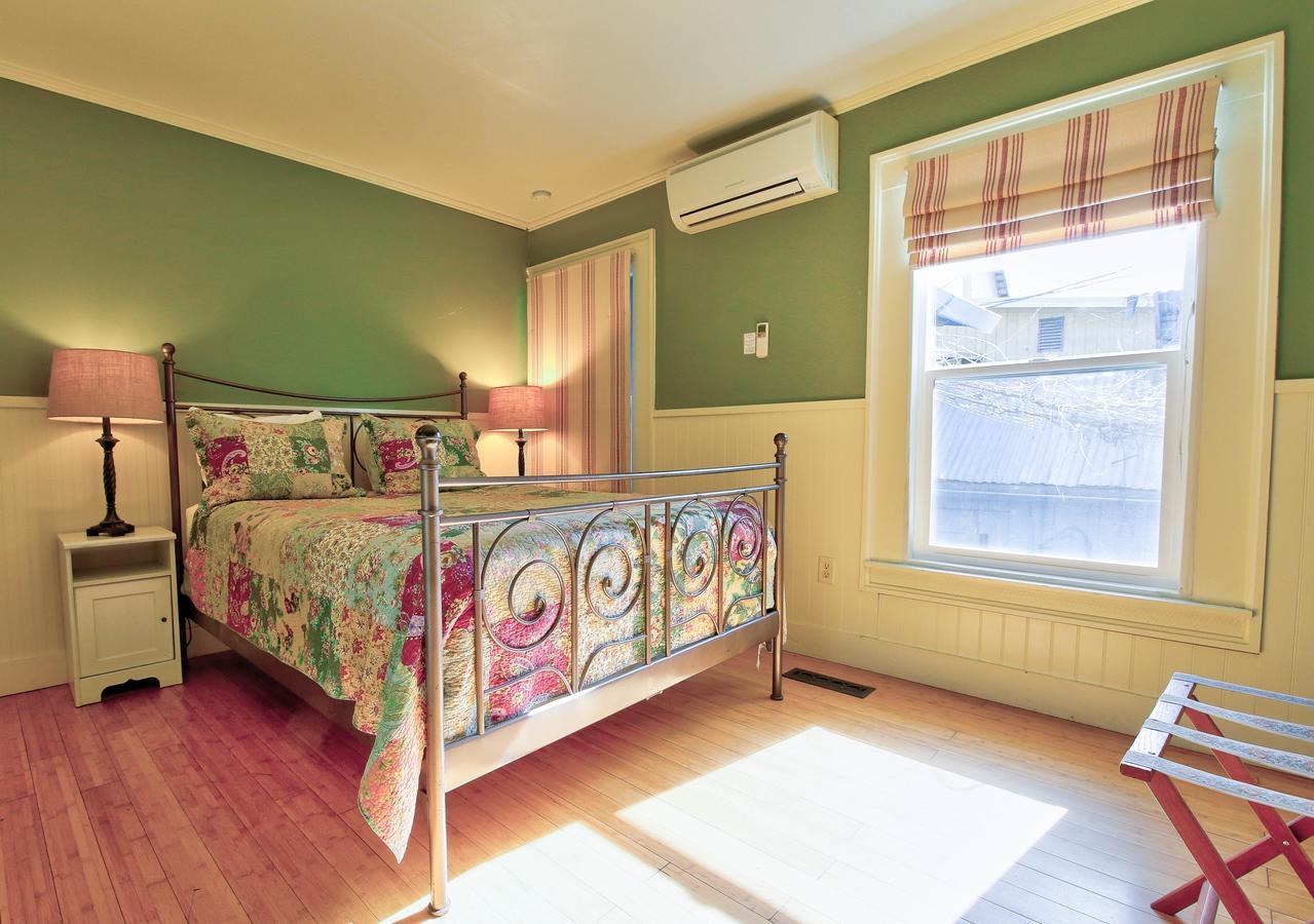 Hotel Charlotte โกรฟแลนด์ ภายนอก รูปภาพ
