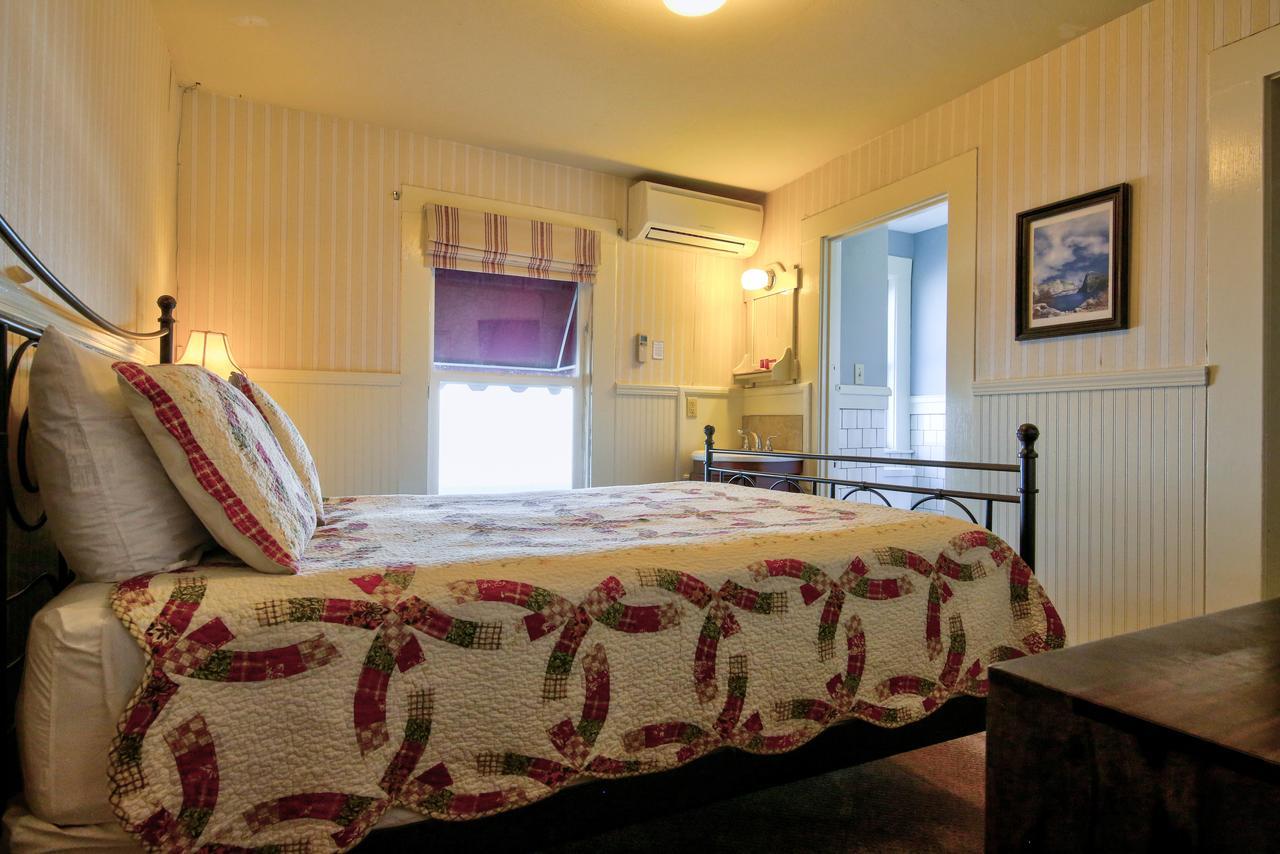 Hotel Charlotte โกรฟแลนด์ ภายนอก รูปภาพ